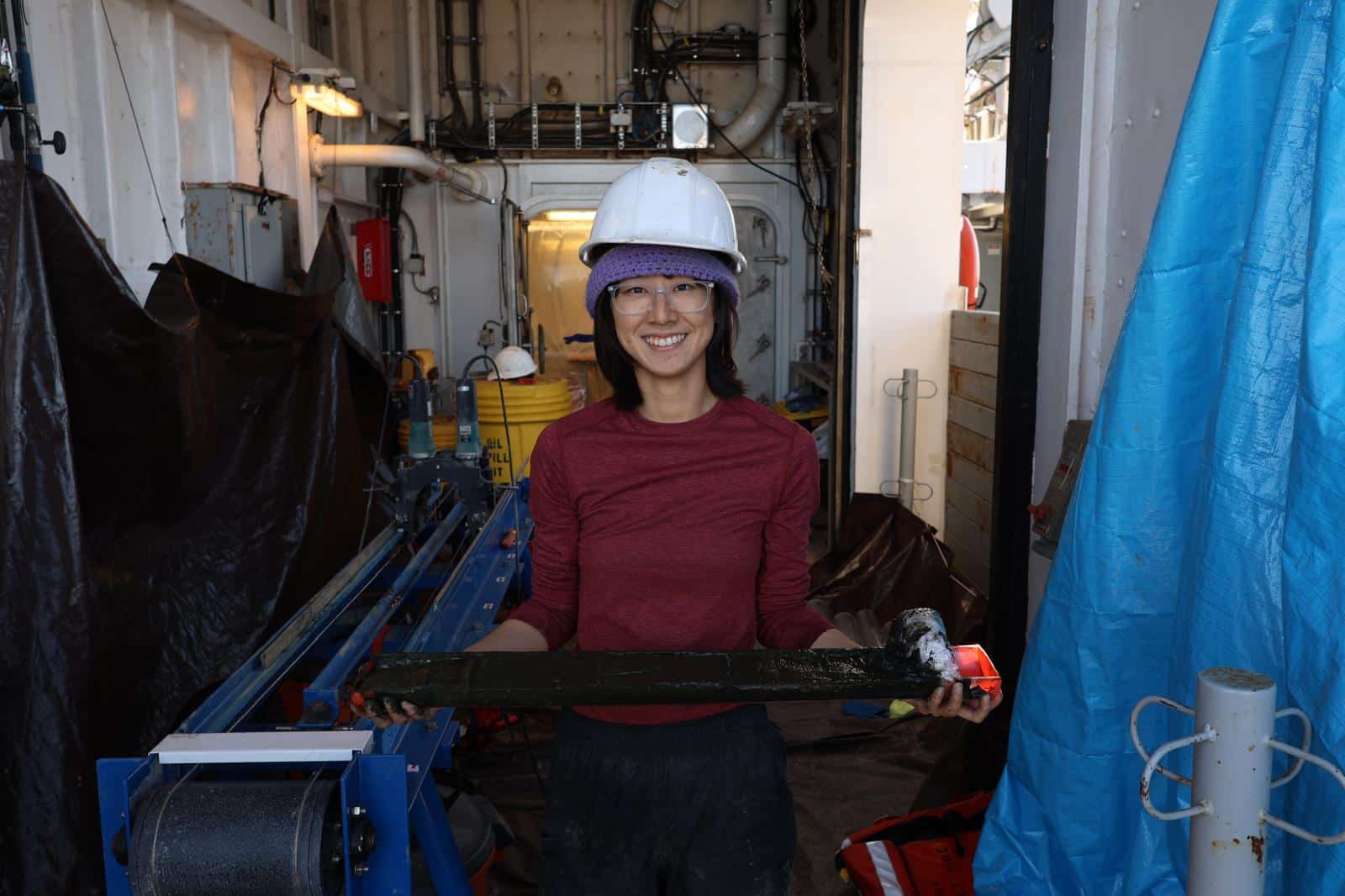 Welcome, Annie Effinger, SIO CalCOFI’s new Oceanographic Technician Welcome, Annie Effinger, SIO CalCOFI’s new Oceanographic Technician
